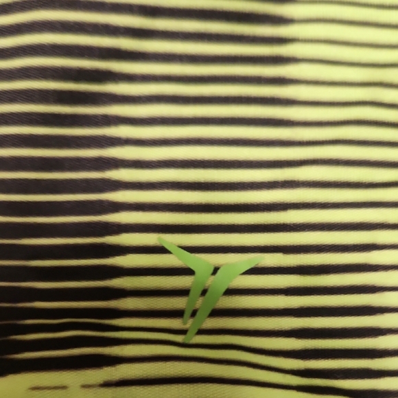 Old Navy Kids Tee - Black and Yellow - Picture 4 of 6